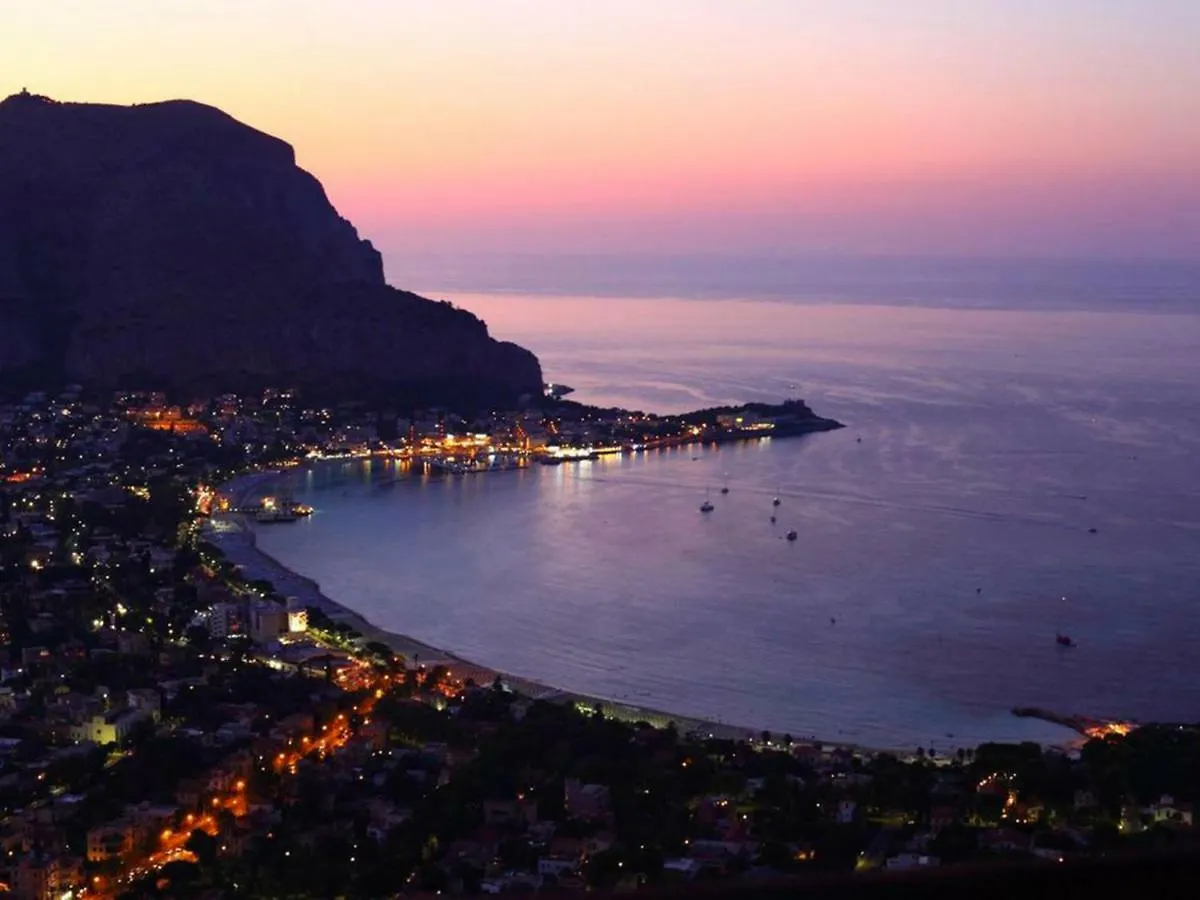 Bamboo Guest House Mondello Semesterbostad
